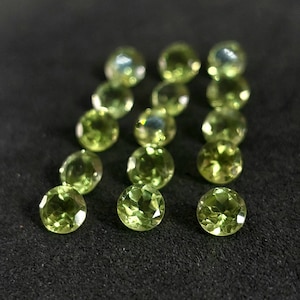 5 MM Natural Green Peridot Cut Stone , Green Peridot Faceted Cut ,Peridot Gemstone ,Round Shape,Calibrated (mm) Clean Quality Loose Gemstone