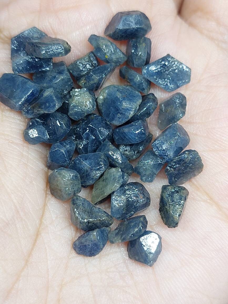 天然ブルーサファイア原石：マダガスカル産宝石（5～9MM、10個