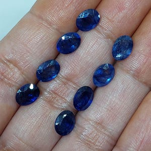 Blå safir ädelstenar, fasetterad oval slipning (2 stycken, 6 x 8 mm) bild 10