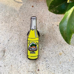 Jarritos Piña Ananas Soda Emaille Pin - mexikanische Flasche Pin, Latein Kunst Geschenk, Foodie Souvenir, niedliche harte Emaille Anstecknadel