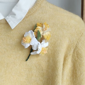 Narcissus (Daffodil) Bouquet Flower Brooch - Gift for Mother&#39;s Day |  Brooch for women | Flower Brooch | Handmade Jewelry | Elegant Brooch |