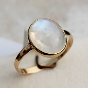 Solid 18k Gold- Natural Oval Rainbow Moonstone Ring- October Birthstone- Minimalist Ring- Statement Ring, Minimalist Ring, Christmas Gift