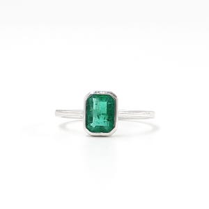 Natural Emerald Gold Ring, Solid 14K White Gold, Solitaire Statement Ring, Minimalist Dainty Ring, Bezel Setting, Emerald Ring Gift For Her