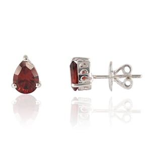 Garnet Pear Shape Stud Earrings, Natural Garnet Gold Studs, Solid 18K Gold Earring, January Birthstone Studs, Gemstone Earrings, Gold Studs