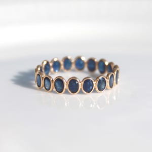 Blue Sapphire Eternity Ring, 18K Yellow Gold Band, Oval Sapphire Stackable Ring, Wedding Band, September Birthstone Ring, Gift for Her