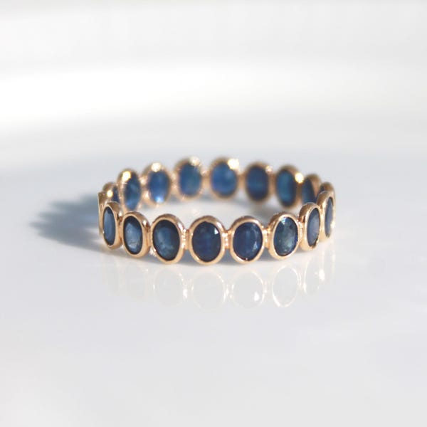Blue Sapphire Eternity Ring, 18K Yellow Gold Band, Oval Sapphire Stackable Ring, Wedding Band, September Birthstone Ring, Gift for Her