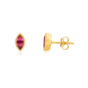 Marquise Rubinörhängen, 18K Guldbesättning med Bezel