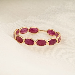 Anello in oro giallo massiccio 18 carati, anello in oro con rubino naturale, anello con pietra portafortuna di luglio, fede nuziale, anello in oro minimalista, anello impilabile, regalo per lei