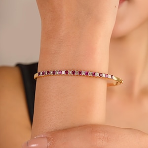Natürlicher Rubin Diamant Gold Armreif, massives 18K Gelbgold, minimalistisches Armband, Juli Birthstone Armband, Weihnachtsgeschenk für sie