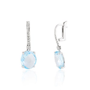 Aros de oro con topacio azul natural, oro macizo de 14 quilates, piedra natal de diciembre, aros minimalistas, regalo para ella