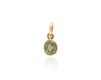 Massief 14-karaats gouden hanger met groene saffier, minimalistische bedelketting, geboortesteen van september.