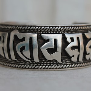 Om Mani Padme Hum Script Bangle, Solid 925 Sterling Silver, Adjustable Bracelet, Sanskrit Ranjana Nepal Buddhist, Fine Spiritual Jewellery