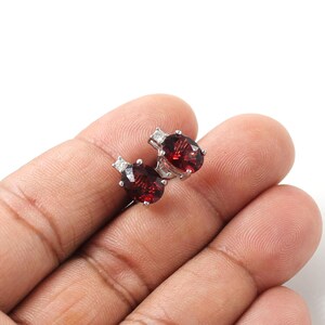 Natural Garnet Diamond Gold Stud, Solid 14K Gold Earring, Real Garnet Diamond Earring, January Birthstone Studs, Minimalist Earrings Studs