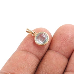 Natürlicher blauer Topas Diamant Gold Anhänger, massives 14K Gelbgold, Minimalist Charm Anhänger, Topas Charm, Dezember Geburtsstein Halskette für Geschenk