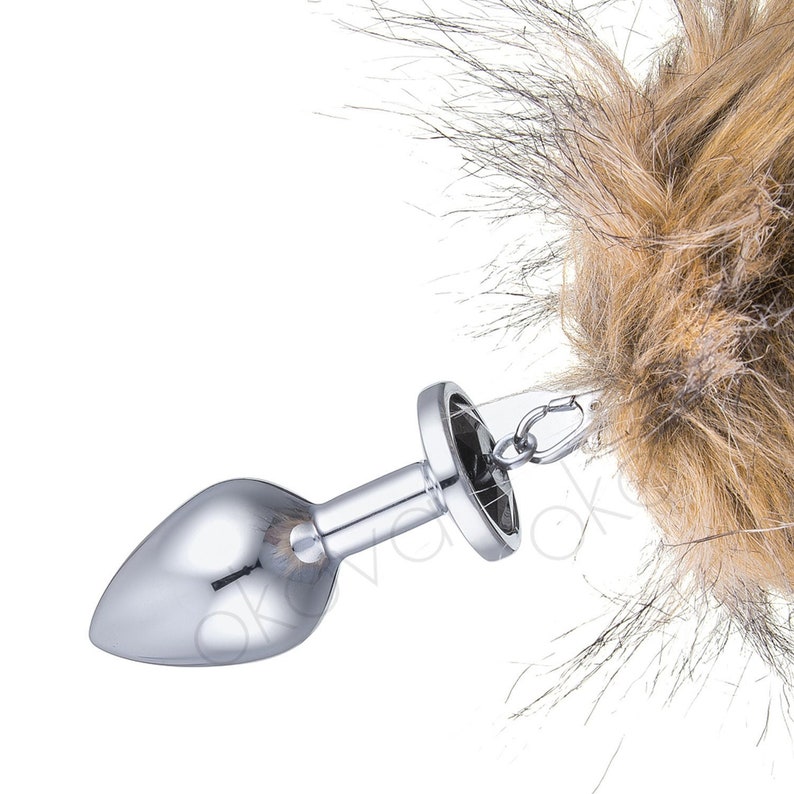 fox tail butt plug in