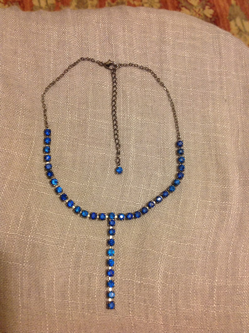 Vintage blue rhinestone necklace 17 inches