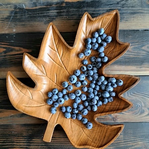 Leaf maple shaped wooden plate Decorative serving tray Living room decor Eco friendly plate Plate for snack