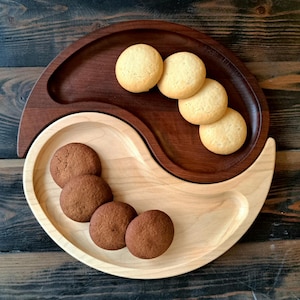 Yin yang wooden plate snack Round wooden serving platter Decorative serving tray Eco friendly plate Plate for snack Living room decor