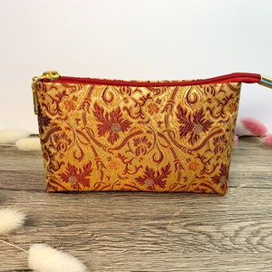 Borsa per il trucco. Borsa per cosmetici dorata. Piccola borsa con cerniera. Borsa da toilette. Astuccio per il trucco in seta. Astuccio per il trucco con cerniera. Regalo per lei. Piccola borsa. Organizer.