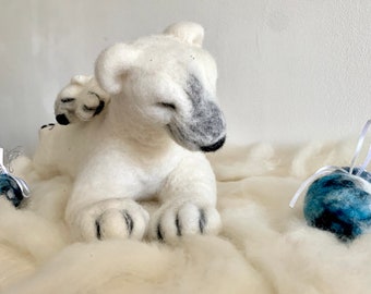 Needle felted polar bear “Mother with baby”/19in”/realistic sculpture Christmas deco/collectible decoration/original art craft/unique gift/