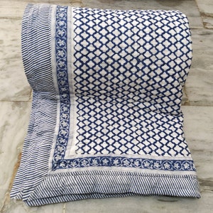 Nouvelle courtepointe imprimée indigo Beauty, artisanat indien traditionnel, motif à carreaux réversibles, édredon en coton doux pour décoration de lit