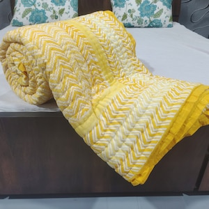 Boho Zick-Zack-Block-Print-Quilt: Handgenähte Queen-Bettwäsche aus Baumwolle