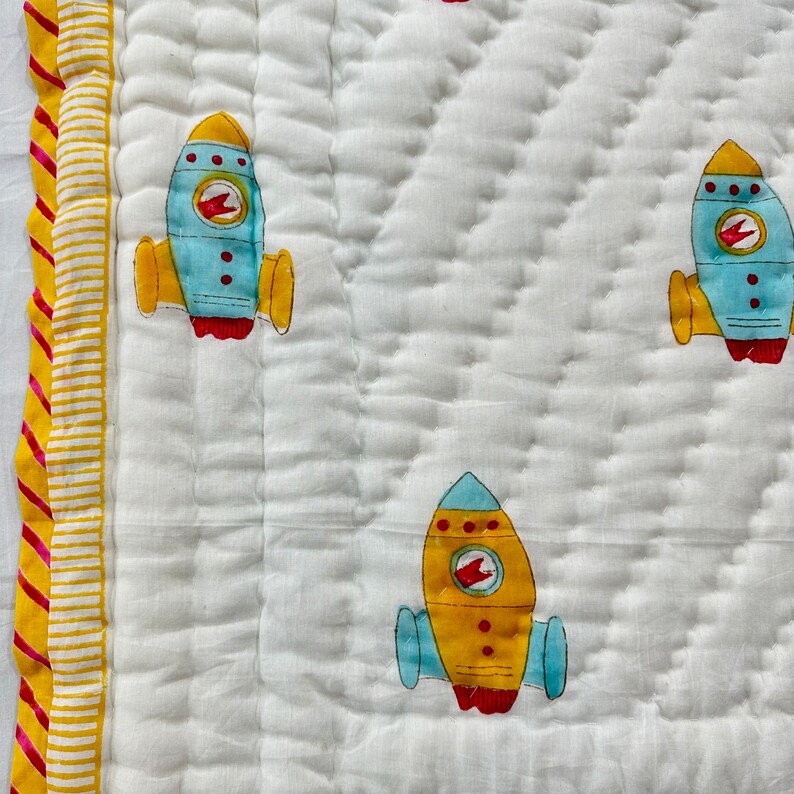 Beautiful Baby quilt, A baby gift Blanket, baby shower, organic cotton blanket, space rocket quilt, comfortable for baby image 2