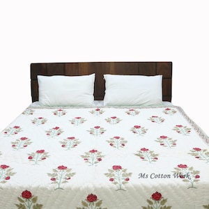 Handgemaakte katoenen quilt met bloemenblokprint: kingsize Indiase razai