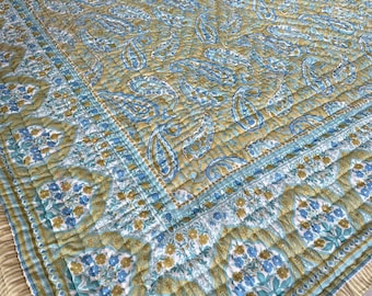 Hand-Stitched Paisley Queen Quilt: Reversible Cotton Bedding