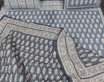 Hand Block Print Quilt Set: Reversible Bohemian Cotton Bedding (Queen Size)