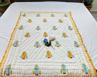 Beautiful Baby quilt, A baby gift Blanket, baby shower, organic cotton blanket, space rocket quilt, comfortable for baby