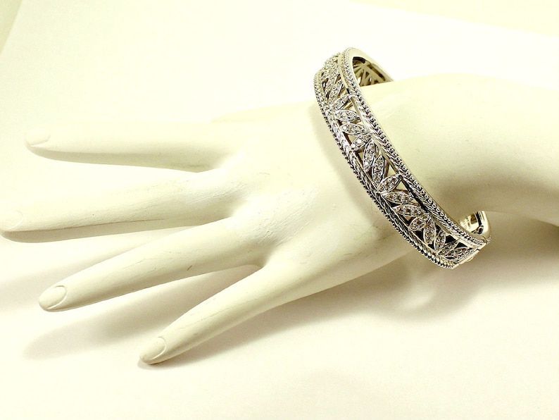 Gorgeous JUDITH RIPKA Sterling Silver 925 Diamonique CZ Hinged Cuff Bracelet