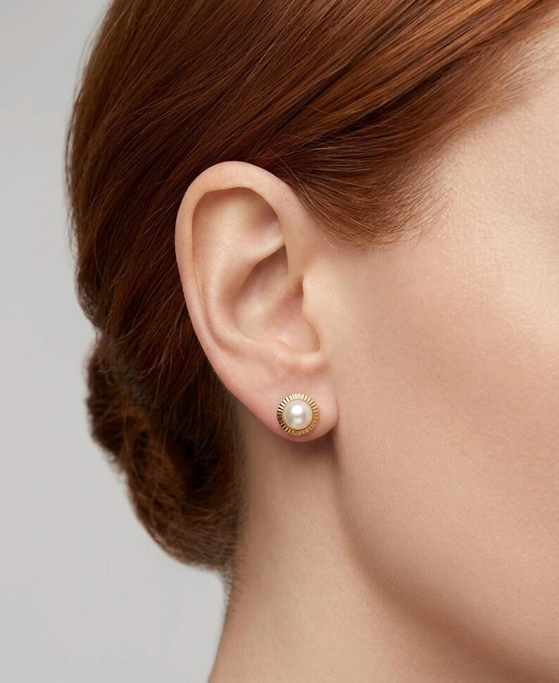 Vintage 10K Gold Ribbed Bezel Pearl Stud Earrings — 1970s Fluted Gold Cup White Pearl Everyday Vintage Fine Jewelry Post Earrings image 3