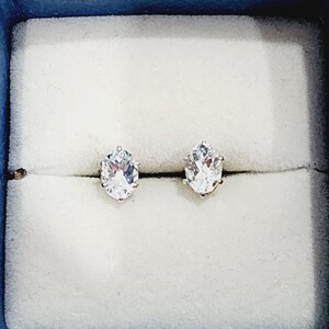 White Aquamarine stud earrings in 925 Sterling Silver 7mm x 5mm 1.24 TCW