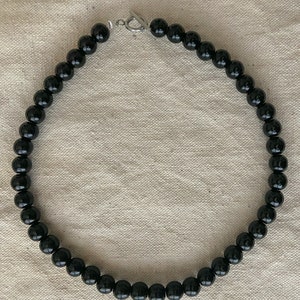 "Luna"-halsbandet | svart pärlhalsband | pärlhalsband med choker |