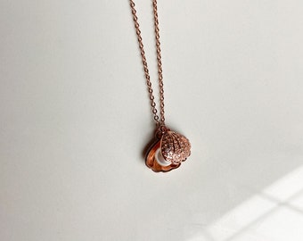 The “Amelia” necklace | strawberry gold chain necklace | gold freshwater pearl necklace |