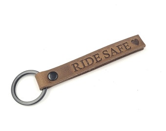 Unique leather keychain, individually engraved & handmade - the perfect accessory with personalization