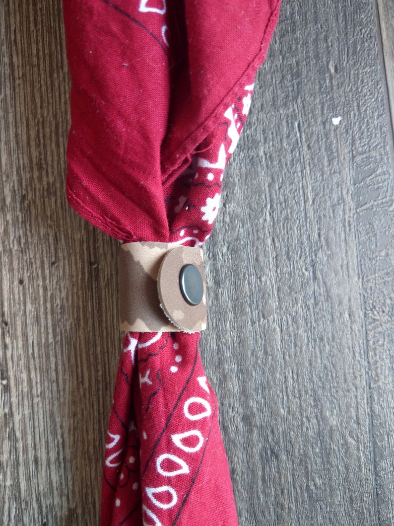 Neckscarf Ring Leather Scout Skluft Camo Neckscarf Knot Turk/'s Waistband Woggle Neckerchief Camouflage Colors
