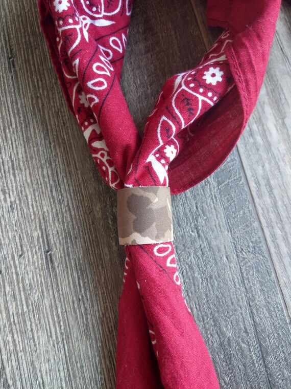 Neckscarf Ring Leather Scout Skluft Camo Neckscarf Knot Turk/'s Waistband Woggle Neckerchief Camouflage Colors