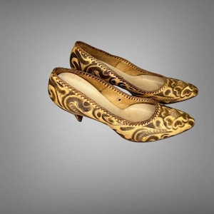 Hand Tooled Leather Western Style  1950s/60s High Heeled Pumps Sz 7 1/2 Vintage