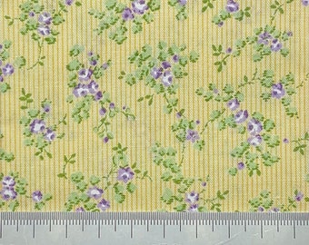 Fiori viola su stampa a strisce gialle. Ottimo per artigianato su piccola scala, miniature e patchwork