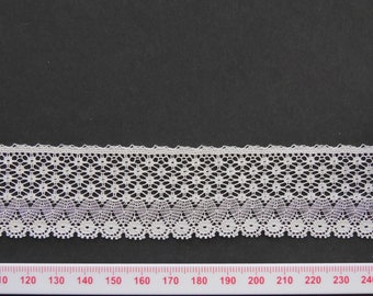 Fine English cotton lace, Ecru (approx 35mm wide) by the metre