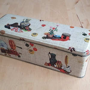 Vintage French tin, for biscuits or cake, colorful with pictures of antiques, 70s