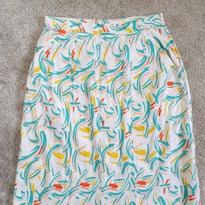 Vintage 80s pencil skirt with pleats and pockets, size 36 EU - size 4 US