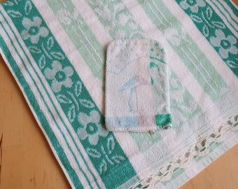 Vintage 70s towel set in green, towel and wash cloth