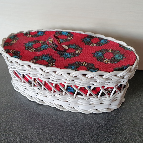Wicker sewing basket, with content, small oval sewing box, 70s