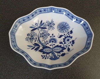 Blue onion porcelain dish, small oval platter, by Hutschenreuther Germany