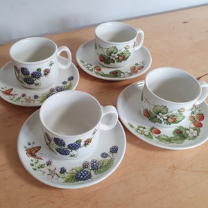 Meakin, Marjolein Bastin china, 4 cups and saucers (2 designs), Libelle collectible