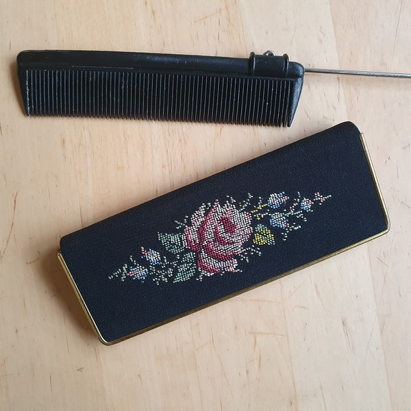 Etui peigne petit point avec miroir et peigne taquin rétractable, un indispensable rockabilly ! ;-)