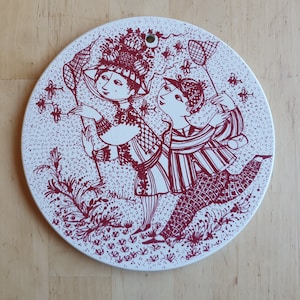 Nymölle plate by Björn Wiinblad, August Bye Bye, 70s Danish ceramics